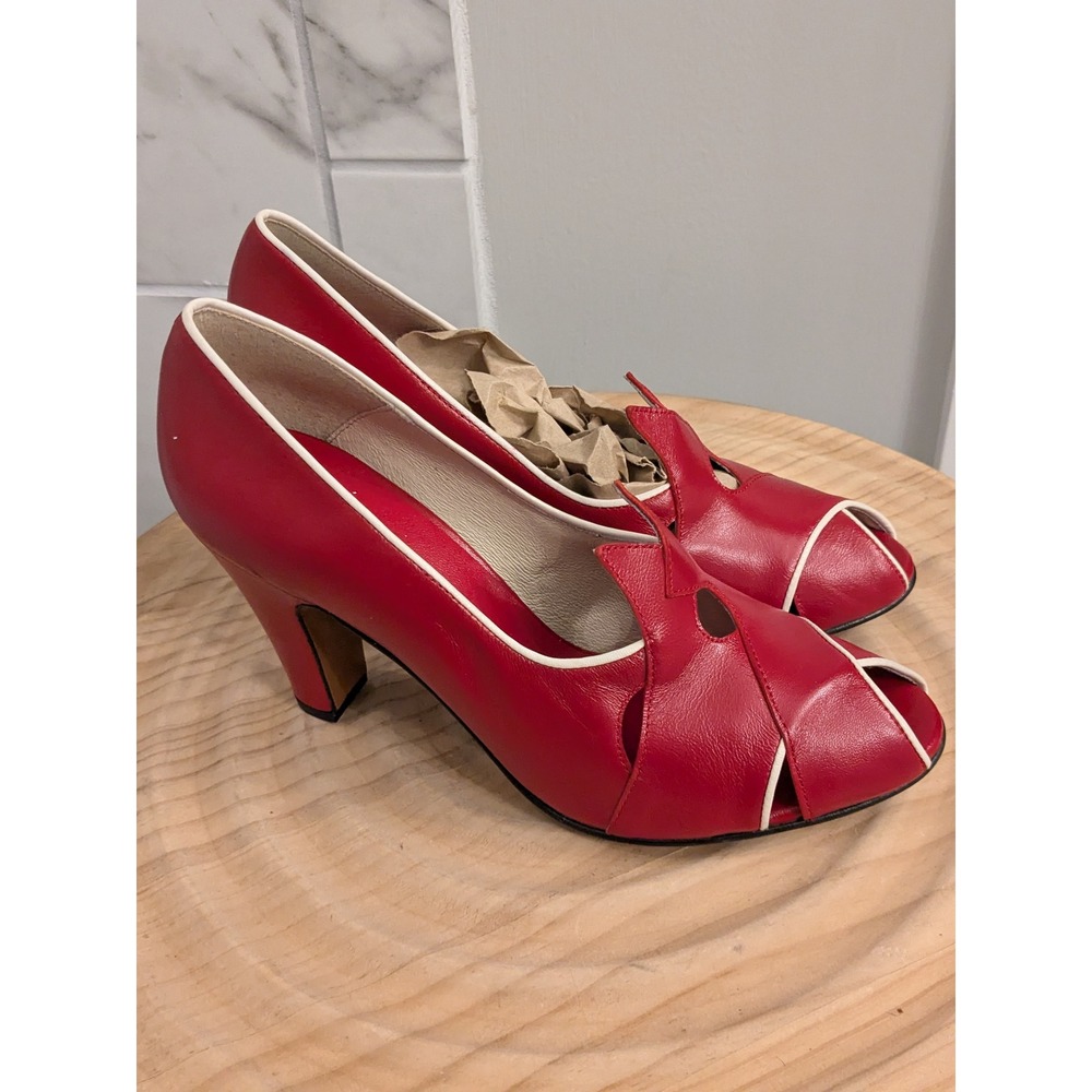 Remix Red Leather Heels Peep Toe‎ Vintage Classics Retro Style Women's Size 8